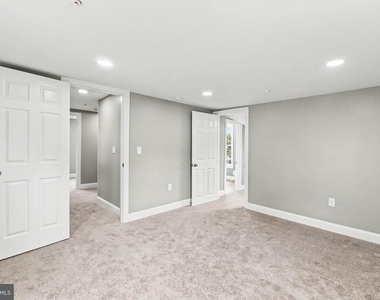20 N Walnut Street - Photo Thumbnail 15