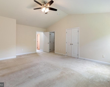 555 English Oak Lane - Photo Thumbnail 7