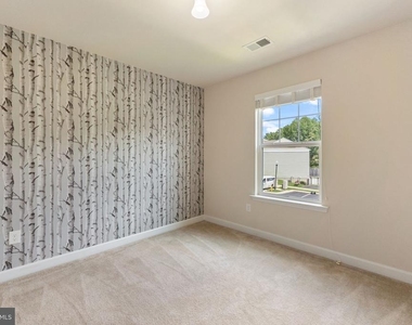 555 English Oak Lane - Photo Thumbnail 13