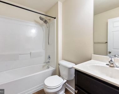 555 English Oak Lane - Photo Thumbnail 16