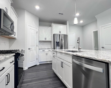 824 Silo Park Drive - Photo Thumbnail 6