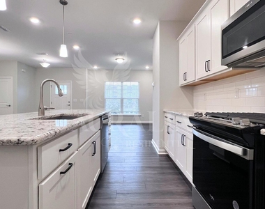 824 Silo Park Drive - Photo Thumbnail 12