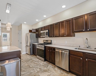 2509 Linden Avenue - Photo Thumbnail 6