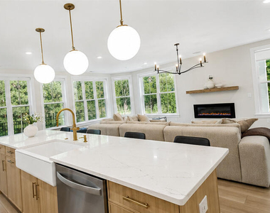11548 Helmond Way - Photo Thumbnail 4