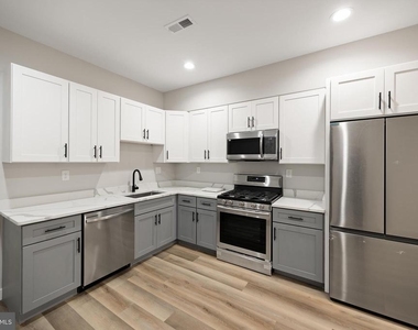 2037 Mcculloh Street - Photo Thumbnail 14
