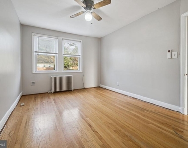 5961 Benton Heights Avenue - Photo Thumbnail 9
