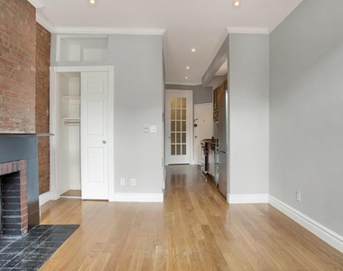 Leroy St & 7th Ave - West Village - Photo Thumbnail 1