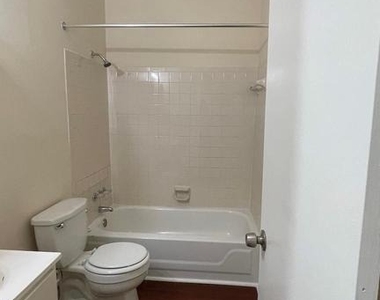 1423 W Fayette Street - Photo Thumbnail 6