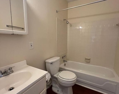 1423 W Fayette Street - Photo Thumbnail 5
