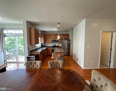 1145 Carbondale Way - Photo Thumbnail 11