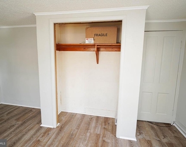 202 E Grove Street - Photo Thumbnail 20