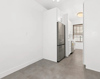 1100 Grand Concourse - Photo Thumbnail 2