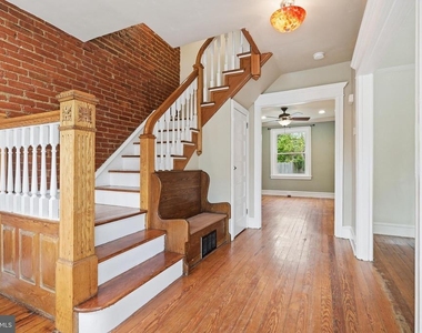 406 W 20th Street - Photo Thumbnail 3