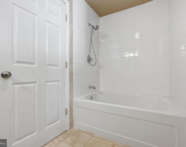406 W 20th Street - Photo Thumbnail 12