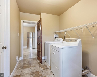 406 W 20th Street - Photo Thumbnail 10