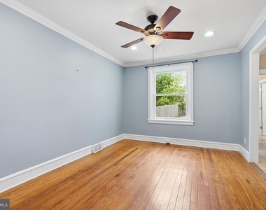 406 W 20th Street - Photo Thumbnail 6
