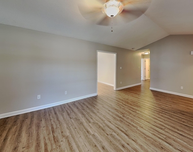2112 Mckinnon Drive - Photo Thumbnail 2