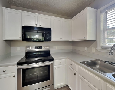 153 Cambridge Elm Drive - Photo Thumbnail 5