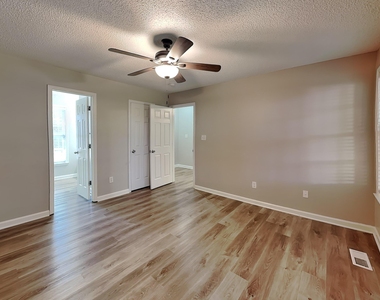 153 Cambridge Elm Drive - Photo Thumbnail 7
