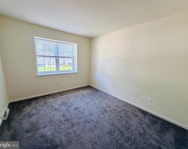 168 Stoney Drive - Photo Thumbnail 17