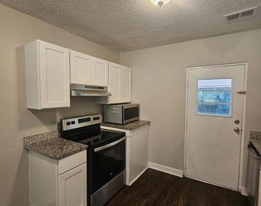 3623 Bowling Drive - Photo Thumbnail 5
