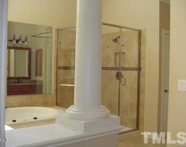 10004 Hidden Vale Drive - Photo Thumbnail 6