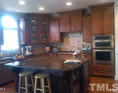 10004 Hidden Vale Drive - Photo Thumbnail 5