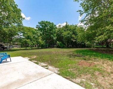 1512 Luray Dr - Photo Thumbnail 18