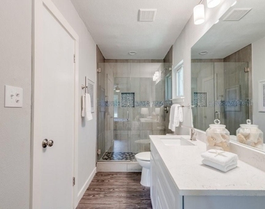 1512 Luray Dr - Photo Thumbnail 13