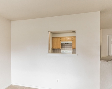 319 Cedar Ridge Dr - Photo Thumbnail 8