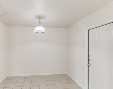 319 Cedar Ridge Dr - Photo Thumbnail 12
