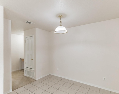 319 Cedar Ridge Dr - Photo Thumbnail 13