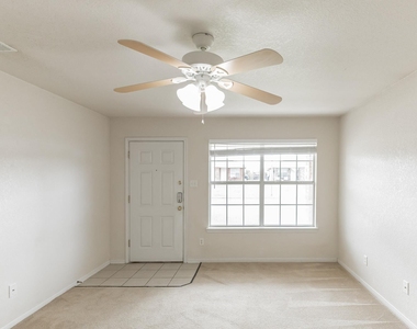 319 Cedar Ridge Dr - Photo Thumbnail 6