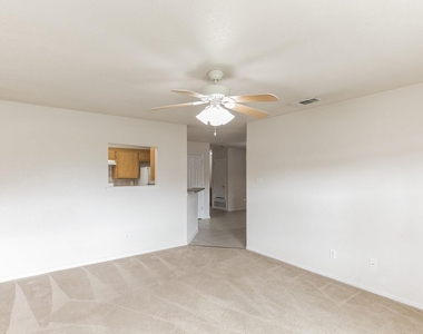 319 Cedar Ridge Dr - Photo Thumbnail 4