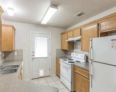 319 Cedar Ridge Dr - Photo Thumbnail 9