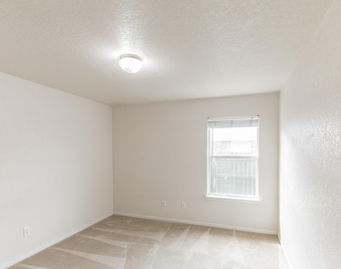 319 Cedar Ridge Dr - Photo Thumbnail 15