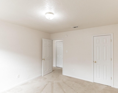319 Cedar Ridge Dr - Photo Thumbnail 16