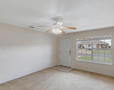 319 Cedar Ridge Dr - Photo Thumbnail 5