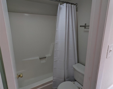 1818 S Lakeshore Blvd - Photo Thumbnail 14