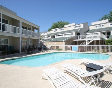 1818 S Lakeshore Blvd - Photo Thumbnail 23