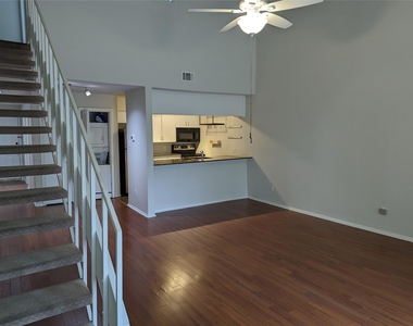 1818 S Lakeshore Blvd - Photo Thumbnail 8