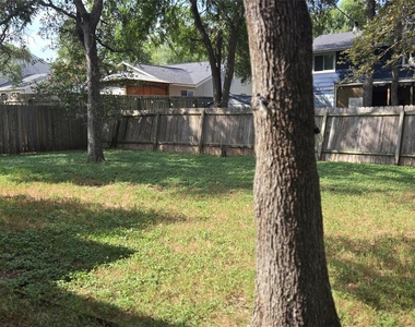 2800 Norfolk Dr - Photo Thumbnail 4