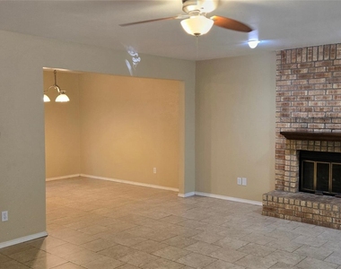 2800 Norfolk Dr - Photo Thumbnail 12