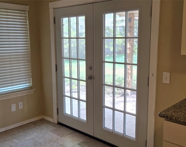 2800 Norfolk Dr - Photo Thumbnail 10