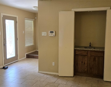 2800 Norfolk Dr - Photo Thumbnail 13