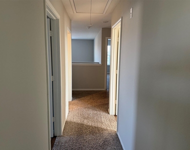 105 Declaration Ln - Photo Thumbnail 30