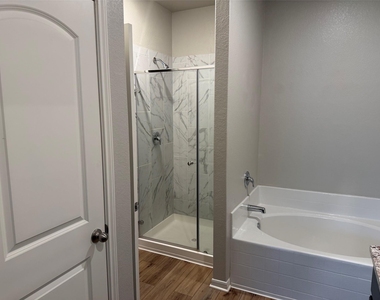 105 Declaration Ln - Photo Thumbnail 14