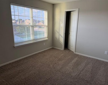 105 Declaration Ln - Photo Thumbnail 28