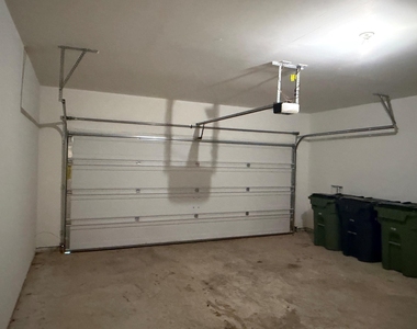 105 Declaration Ln - Photo Thumbnail 32
