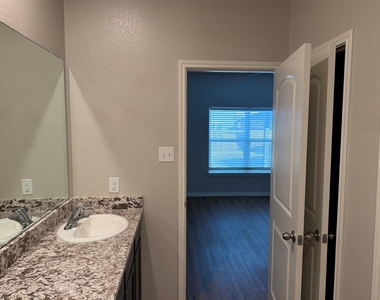 105 Declaration Ln - Photo Thumbnail 15